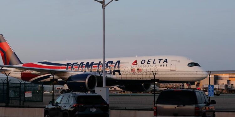 California jet fuel stockpile plunges 25 pct amid Mideast war-induced oil disruptions