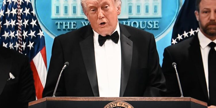 Secret Service agent shot at White House Correspondents' Dinner