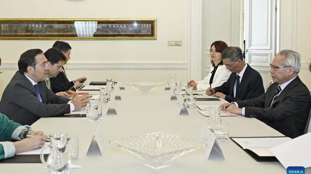 Macao SAR chief executive pledges strengthening cooperation with Spanish-speaking countries